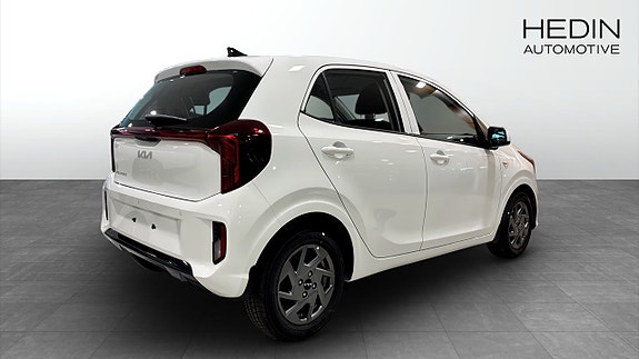 Kia Picanto 2 of 9