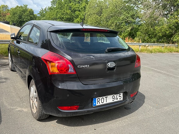 Kia Ceed 3 of 5