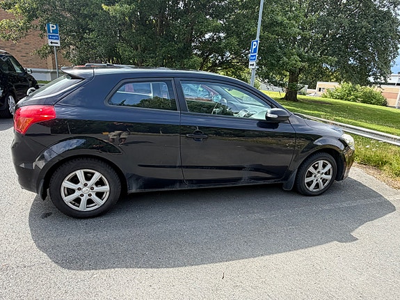 Kia Ceed 2 of 5