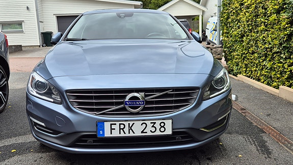 Volvo S60 3 of 5