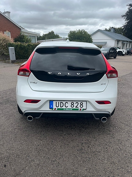 Volvo V40 4 of 5
