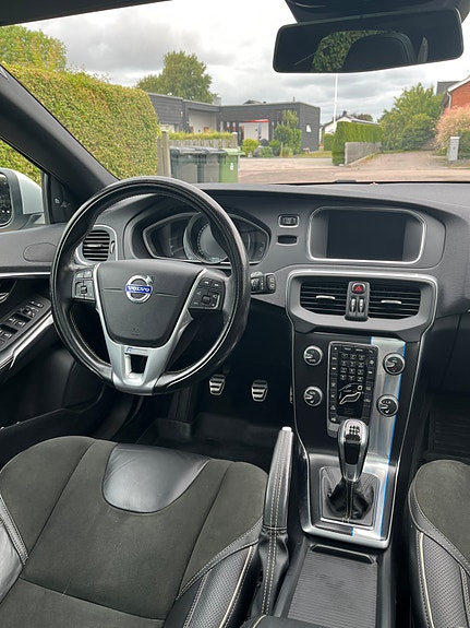 Volvo V40 6 of 8