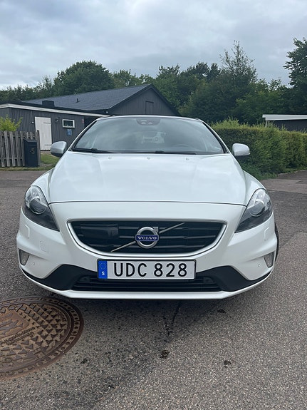 Volvo V40 2 of 5
