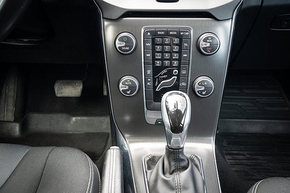 Volvo V40 13 of 19