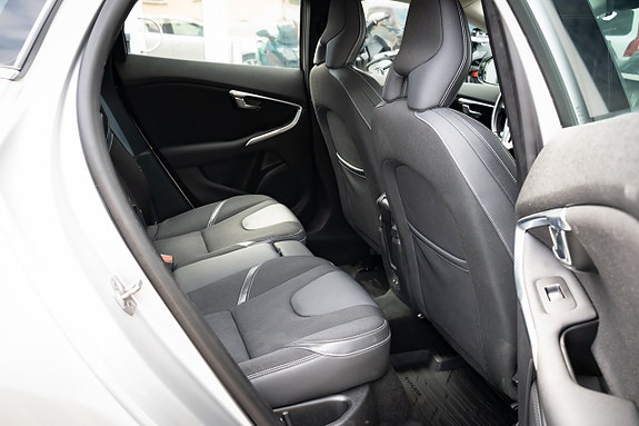 Volvo V40 17 of 19