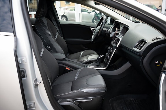 Volvo V40 16 of 19