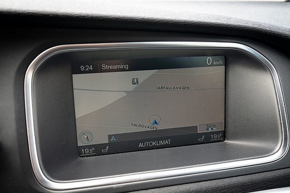 Volvo V40 11 of 19