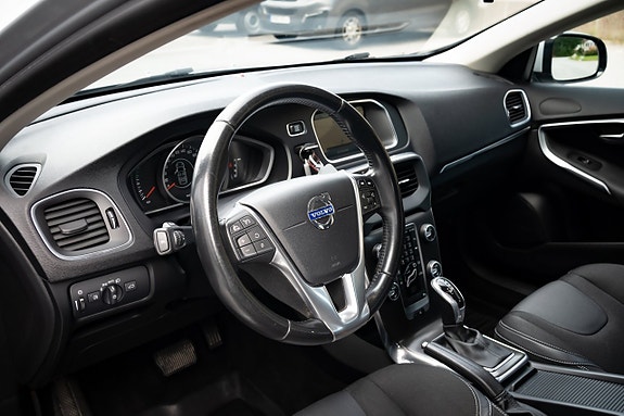 Volvo V40 7 of 19