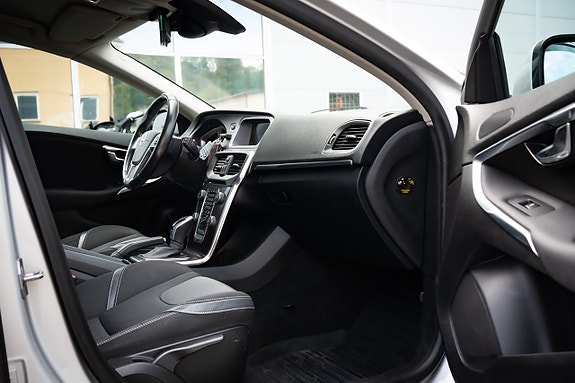 Volvo V40 15 of 19