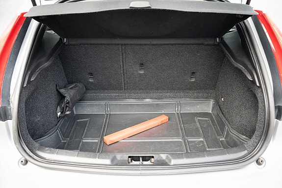 Volvo V40 19 of 19