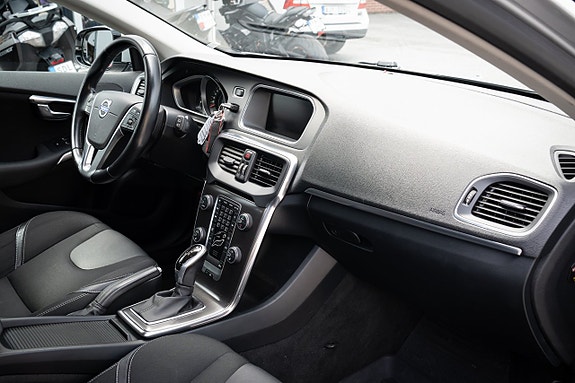 Volvo V40 14 of 19