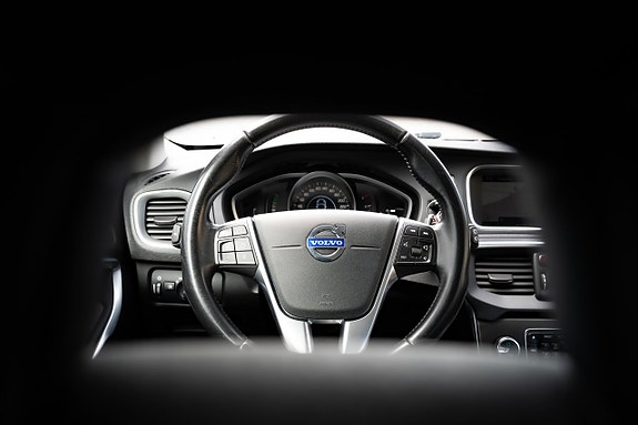 Volvo V40 9 of 19
