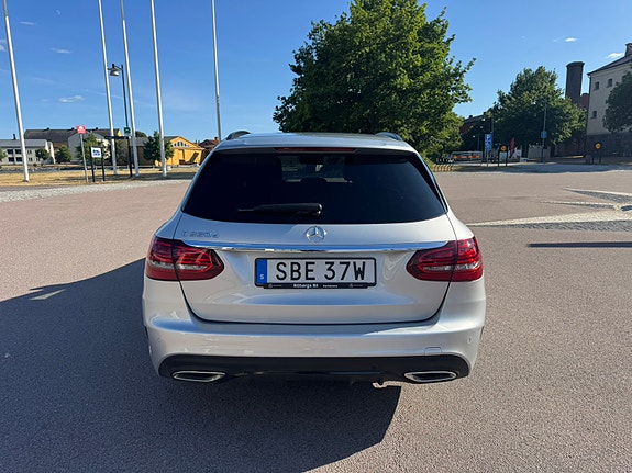 Mercedes-Benz C220 d 4 of 5