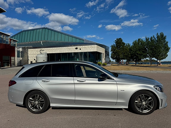 Mercedes-Benz C220 d 3 of 5