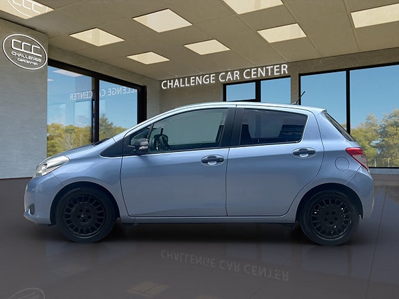 Toyota Yaris 6 of 16