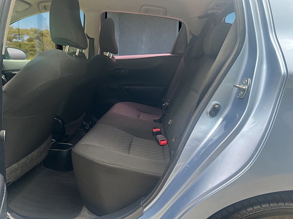Toyota Yaris 11 of 16
