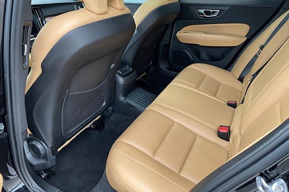Volvo V60 8 of 28