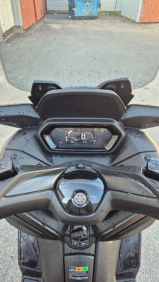 Yamaha X-MAX 300 5 of 5