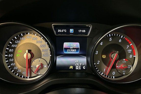 Mercedes-Benz CLA200 25 of 28