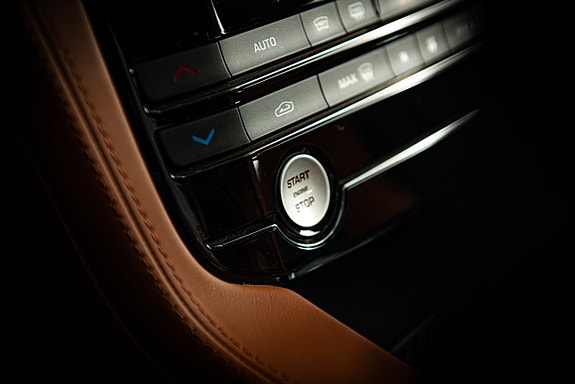 Jaguar F-PACE 26 of 30