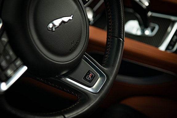 Jaguar F-PACE 21 of 30