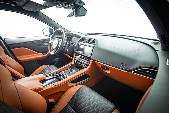 Jaguar F-PACE 15 of 30