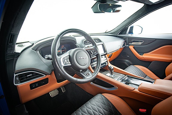 Jaguar F-PACE 12 of 30