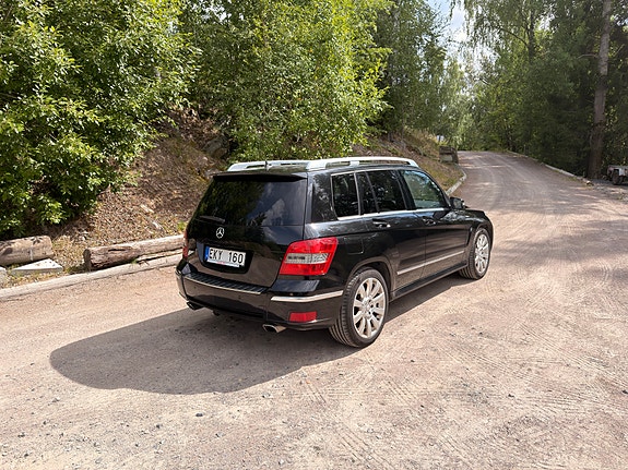Mercedes-Benz GLK220 3 of 5