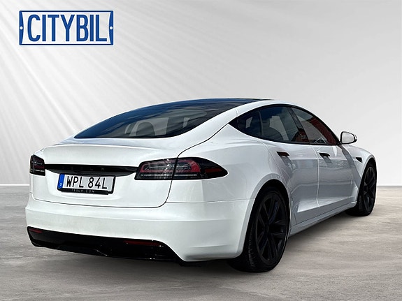 Tesla Model S 2 of 5