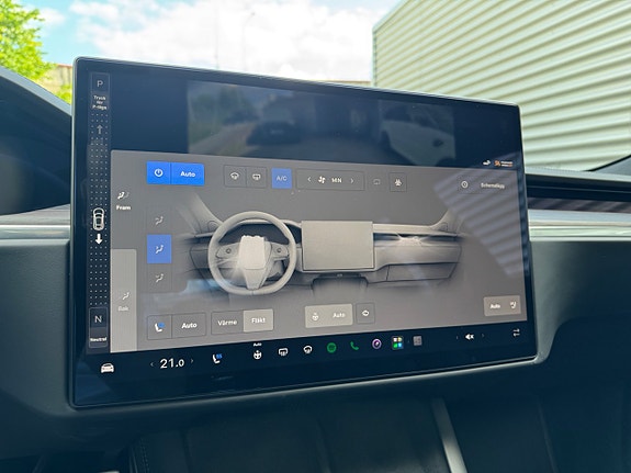 Tesla Model S 17 of 23