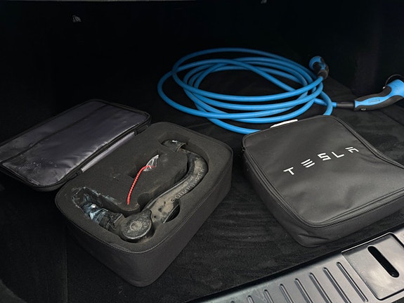 Tesla Model S 22 of 23