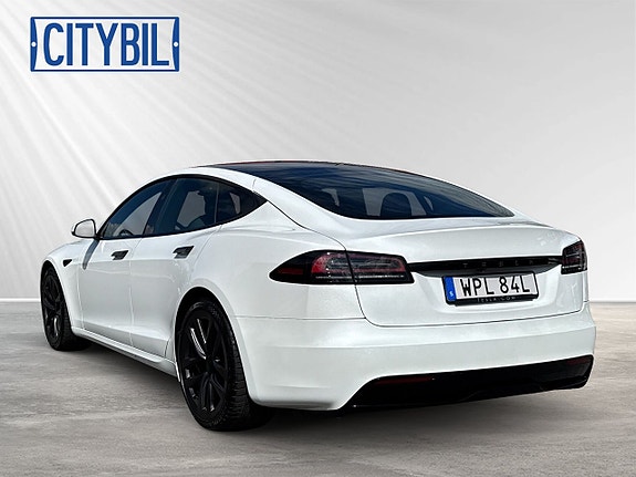 Tesla Model S 4 of 5