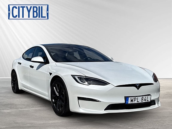 Tesla Model S 3 of 5
