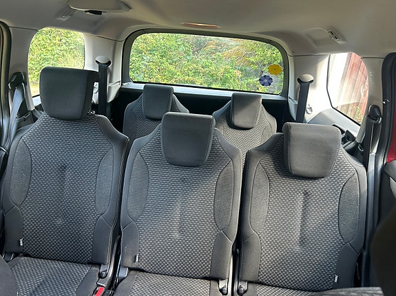 Citroen Grand C4 Picasso 4 of 5