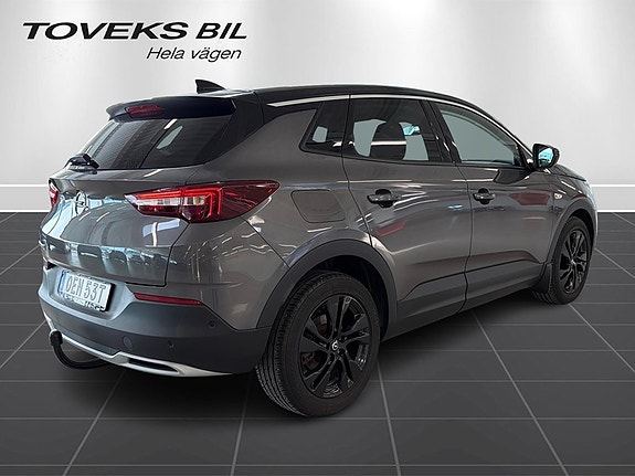Opel Grandland X 3 of 5