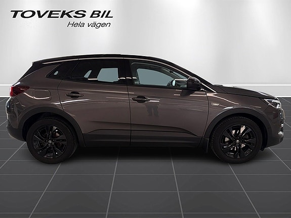 Opel Grandland X 2 of 5