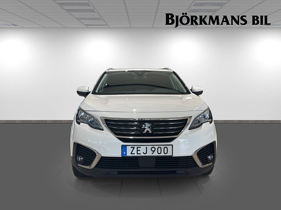 Peugeot 5008 2 of 14