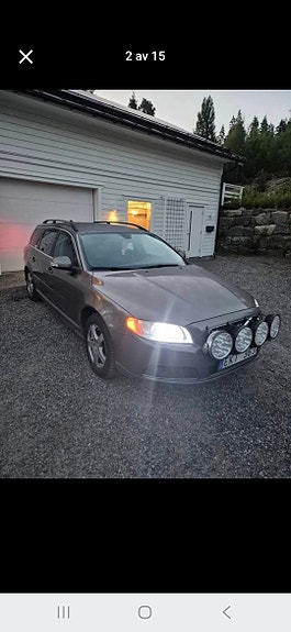 Volvo V70 2 of 5