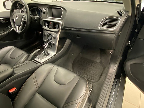 Volvo V40 Cross Country 5 of 5
