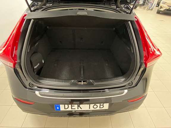 Volvo V40 Cross Country 4 of 5