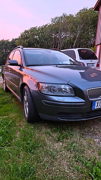 Volvo V50 2 of 2