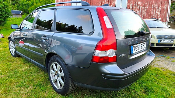 Volvo V50 2 of 3
