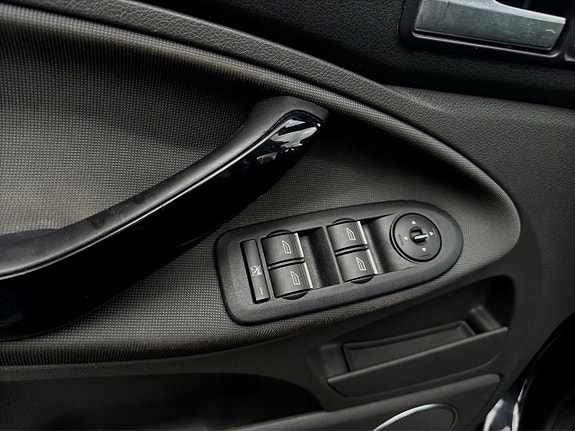 Ford Kuga 10 of 19