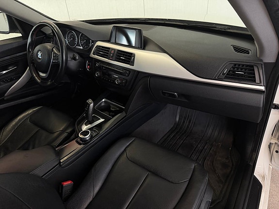 BMW 320d 15 of 17