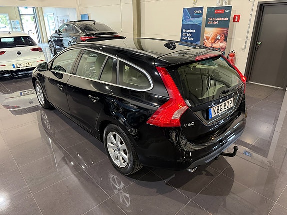 Volvo V60 4 of 5