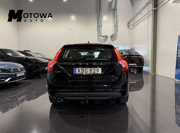 Volvo V60 3 of 5