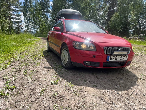 Volvo V50 3 of 5