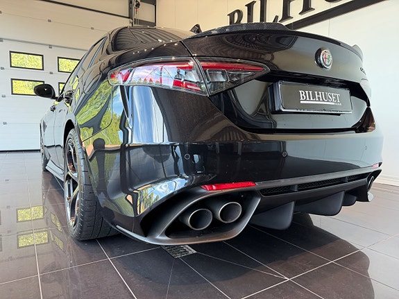 Alfa Romeo Giulia Quadrifoglio 6 of 19