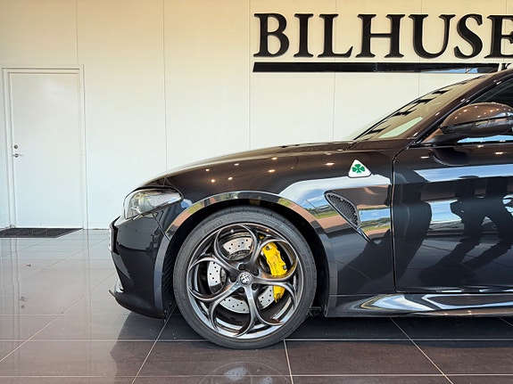 Alfa Romeo Giulia Quadrifoglio 7 of 19
