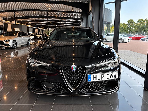 Alfa Romeo Giulia Quadrifoglio 3 of 19